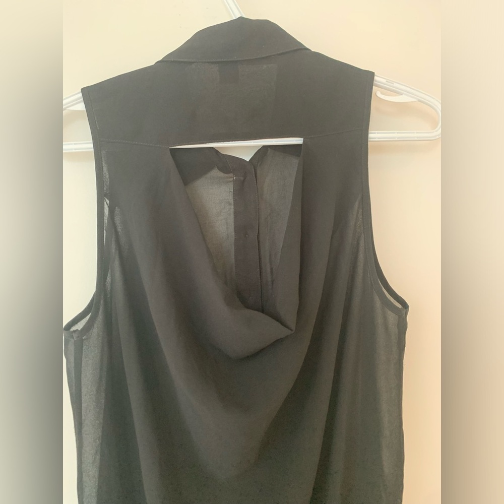 Cowl drapery back tunic